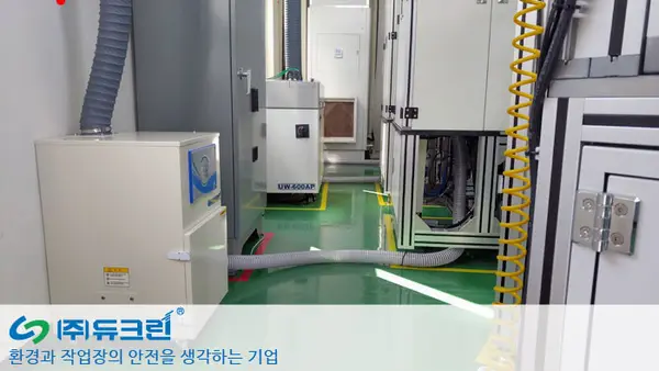 판넬 솔더링 작업 사진 1