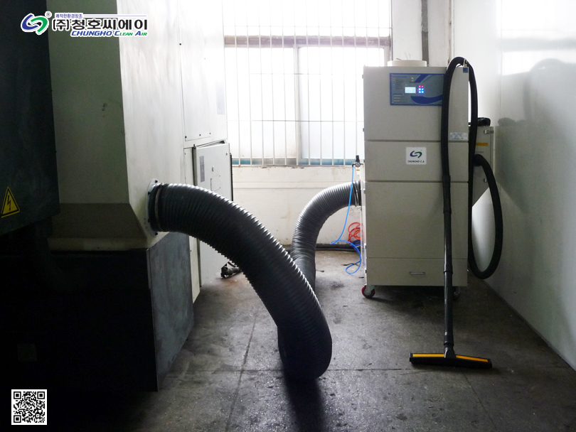 유리 막대 절단 작업시 발생하는 분진 포집 사진 1